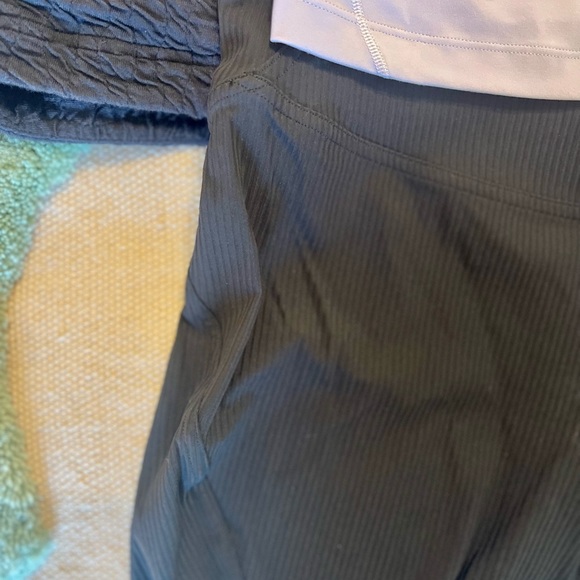 A bundle of lulu lemon clothing - Picture 3 of 3